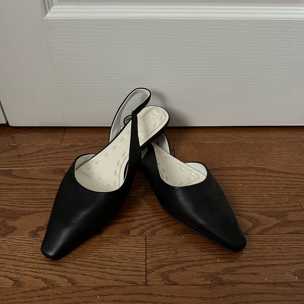 Black Pointed Toe Slingback